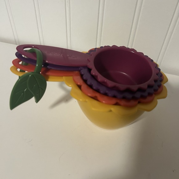 Kizmos Flower Measuring Spoons With Leaf Ring Set GUC - Picture 1 of 4